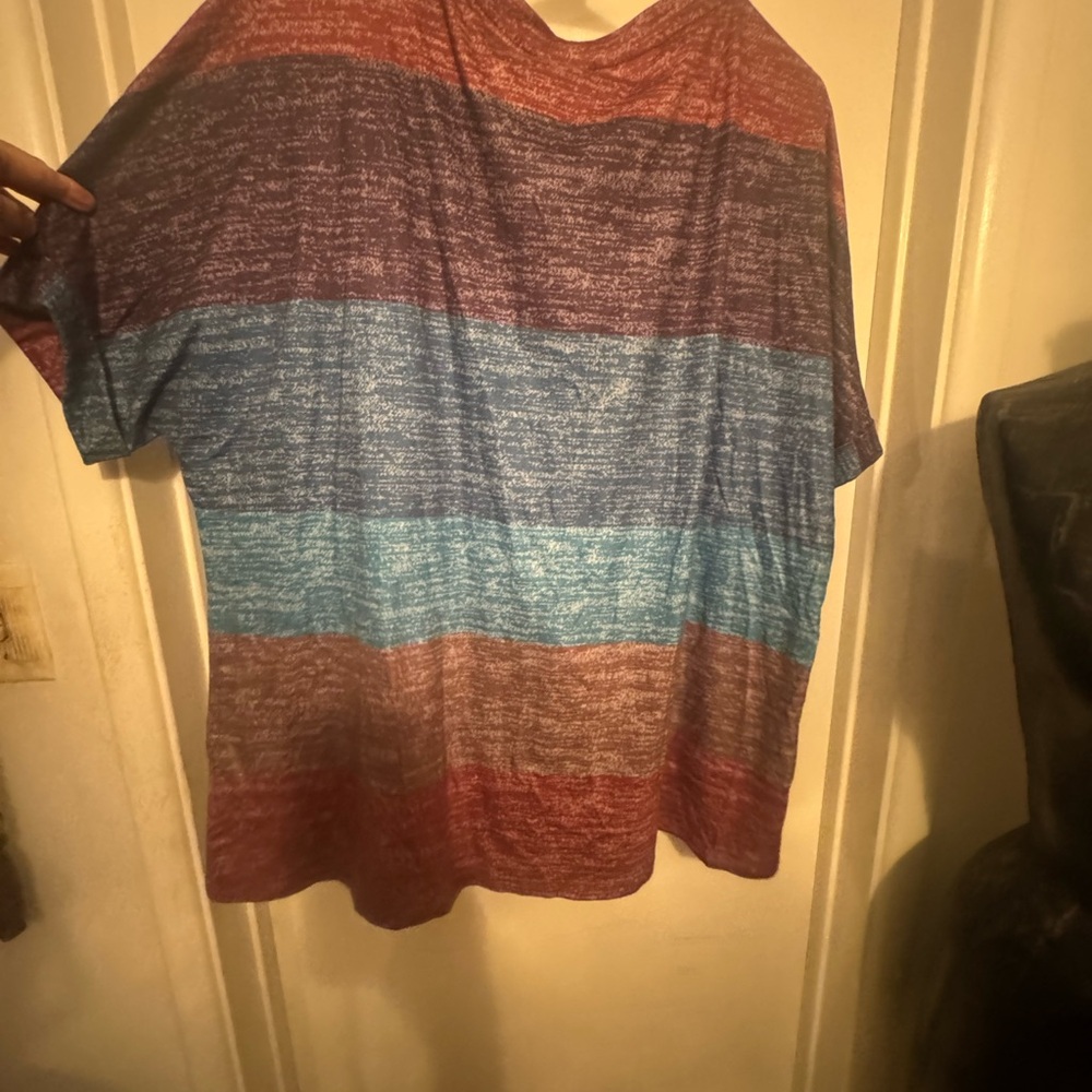 BloomChic Maroon Patterned Top - Picture 2 of 8